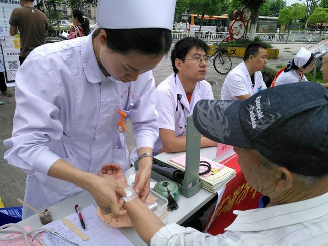 我院参加“2017年健康中国行－合理膳食”芜湖站系列主题活动(图11)