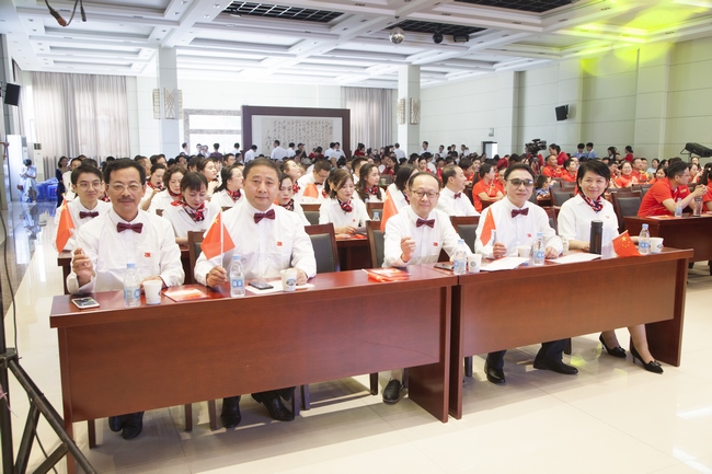 我和我的祖国―我院合唱队参加学校“我和我的祖国”教职工大合唱(图4)